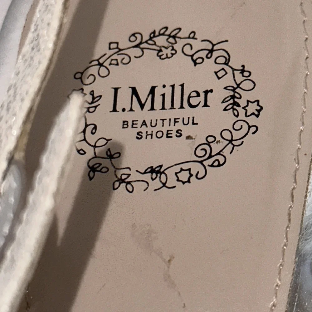 I. Miller Beautiful Shoes Strappy Metallic Wedge Sandals Size 8.5 - EUC